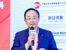 欣旺達電子股份有限公司副總裁梁銳主持“動力電池產(chǎn)業(yè)鏈極限制造與創(chuàng)新技術(shù)”主題論壇